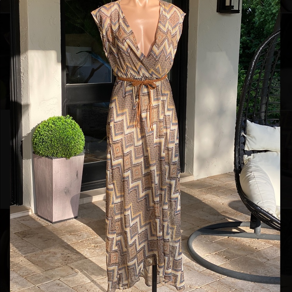 Willow & Clay Dress - Picture 2 of 9